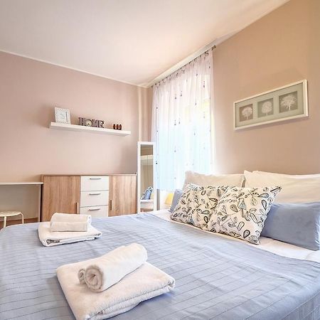 E&E Apartment Arena With Free Private Parking 普拉 外观 照片